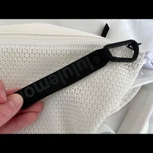 lululemon belt bag, white, excellent like new condition